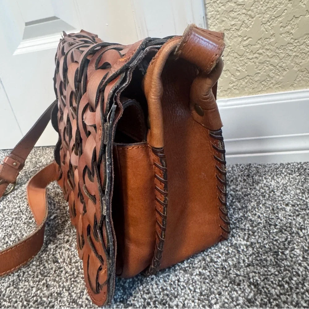 Patricia Nash Women's Positano Saddle Bag - Picture 4 of 14